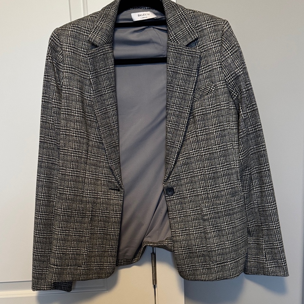 Houndstooth blazer